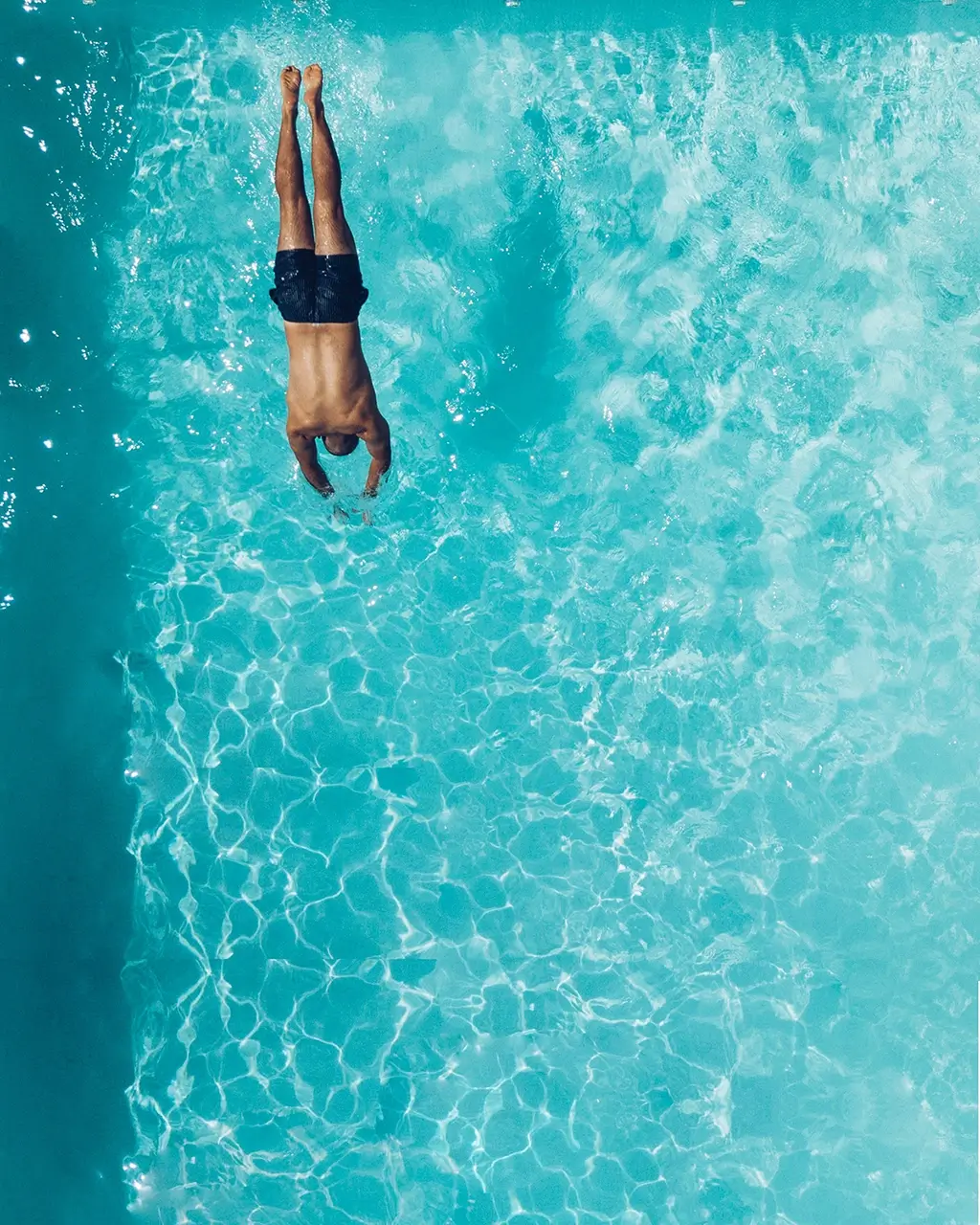How Long to Wait to Swim After Shocking Pool